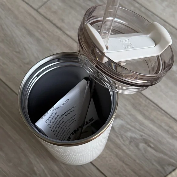 Stanley / Calia exclusive Cream Tumbler with Handle and Straw - Picture 7 of 7